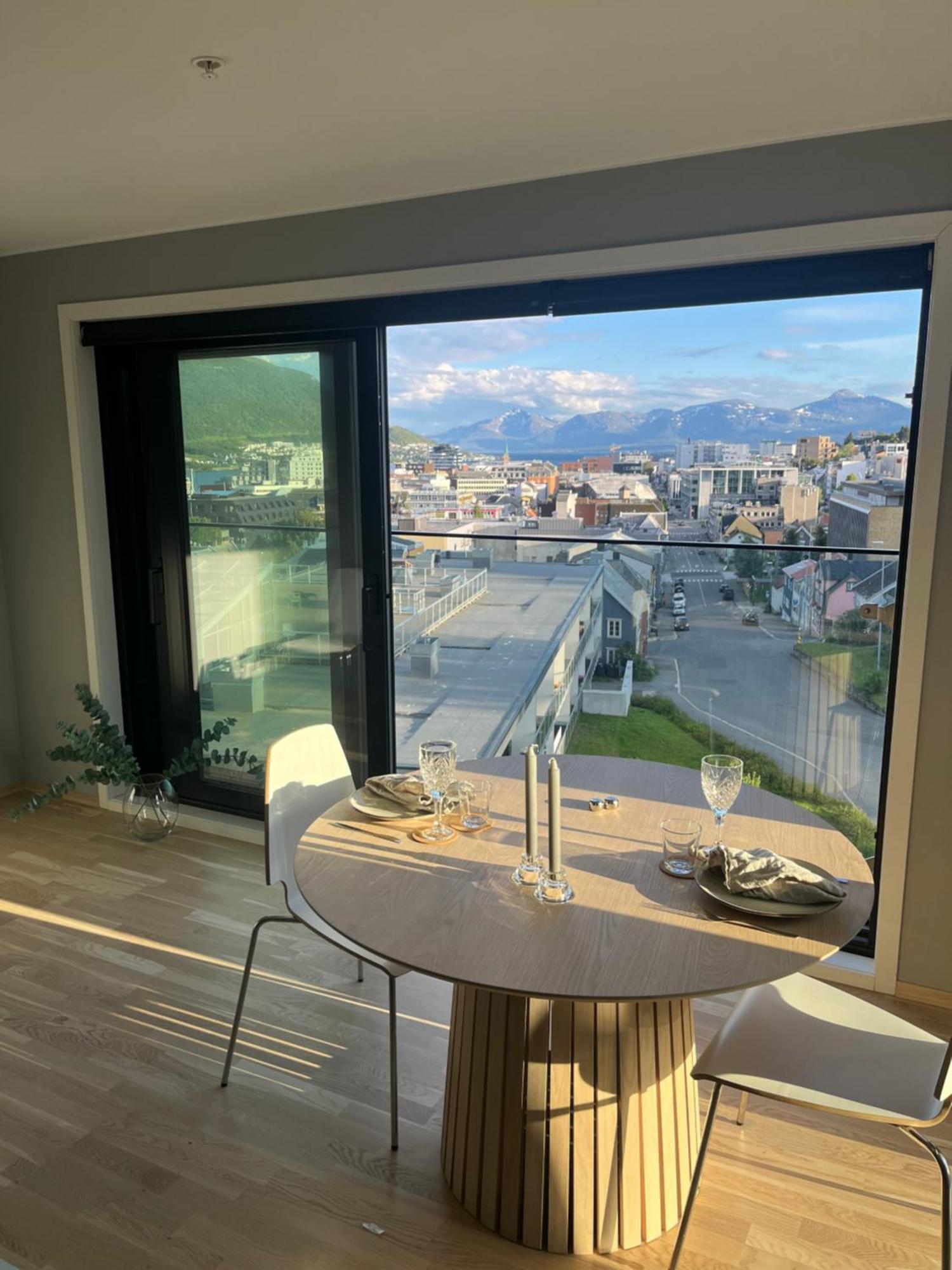 City Center 7Th Floor Apartement With Beautiful View Тромсьо Екстериор снимка