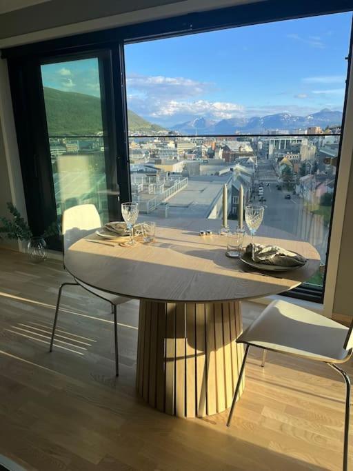 City Center 7Th Floor Apartement With Beautiful View Тромсьо Екстериор снимка