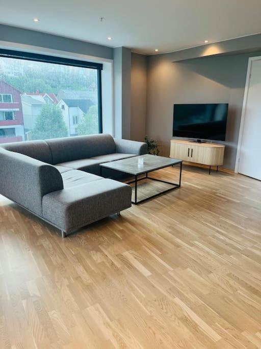 City Center 7Th Floor Apartement With Beautiful View Тромсьо Екстериор снимка