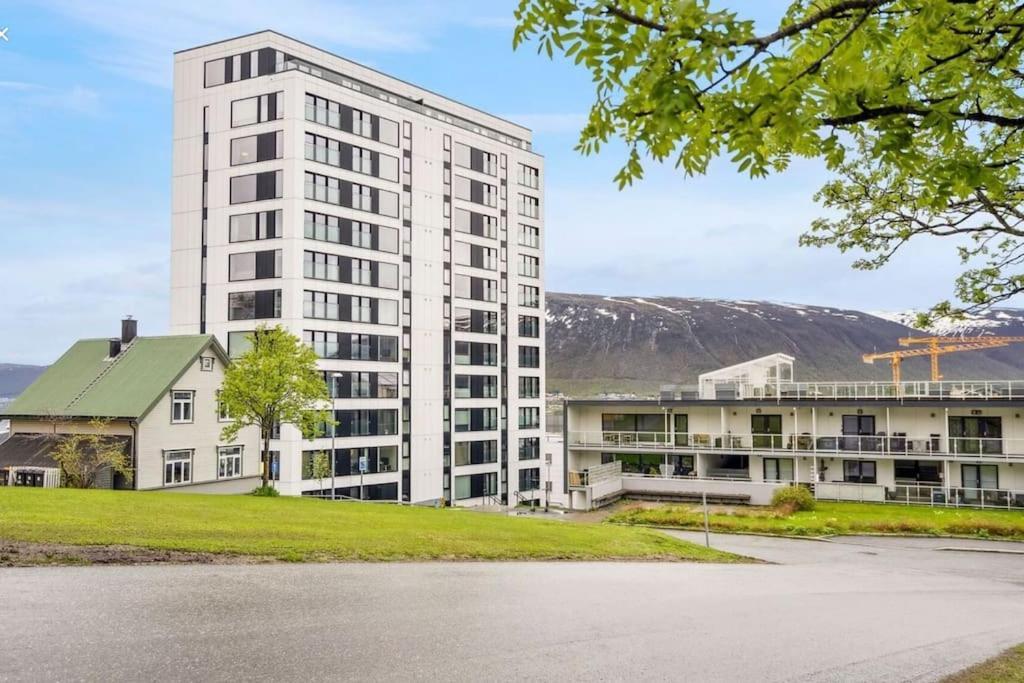 City Center 7Th Floor Apartement With Beautiful View Тромсьо Екстериор снимка