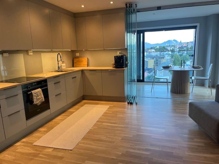 City Center 7Th Floor Apartement With Beautiful View Тромсьо Екстериор снимка